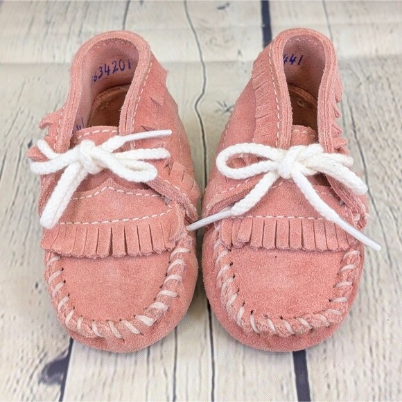 Minnetonka Infant Suede Moccasin Booties with Fringe – Soft Sole, Anti-Slip Grip - Picture 2 of 9